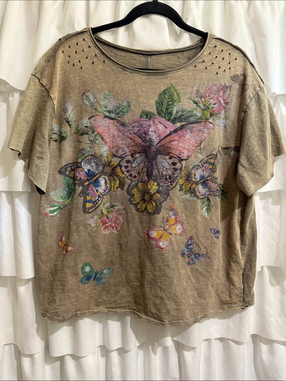 SHEIN Taupe Short Sleeve Distressed Butterfly & Floral Print Top